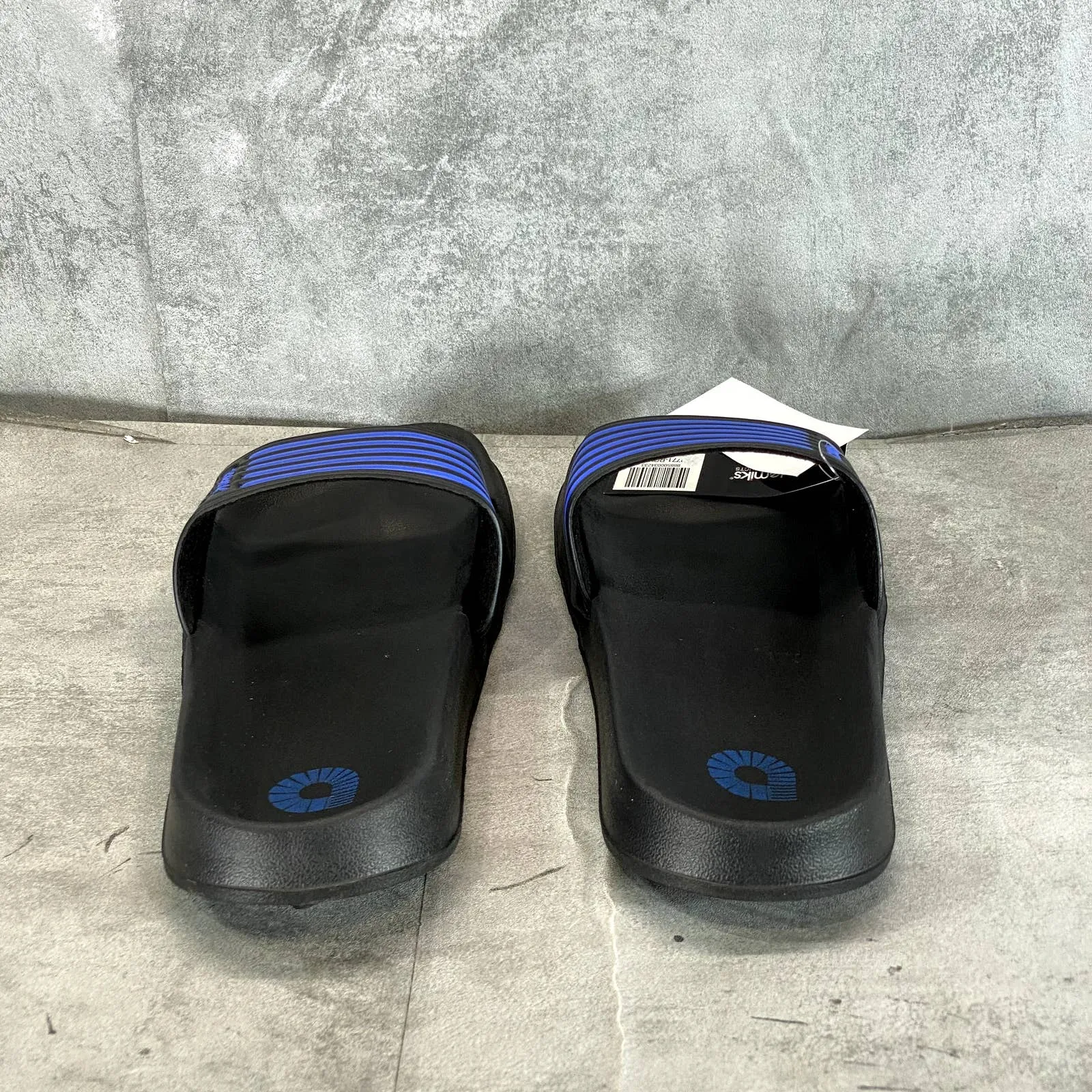 AKADEMIKS Men's Black/Royal Flip 1.0 Stripe Slide Sandals SZ 9