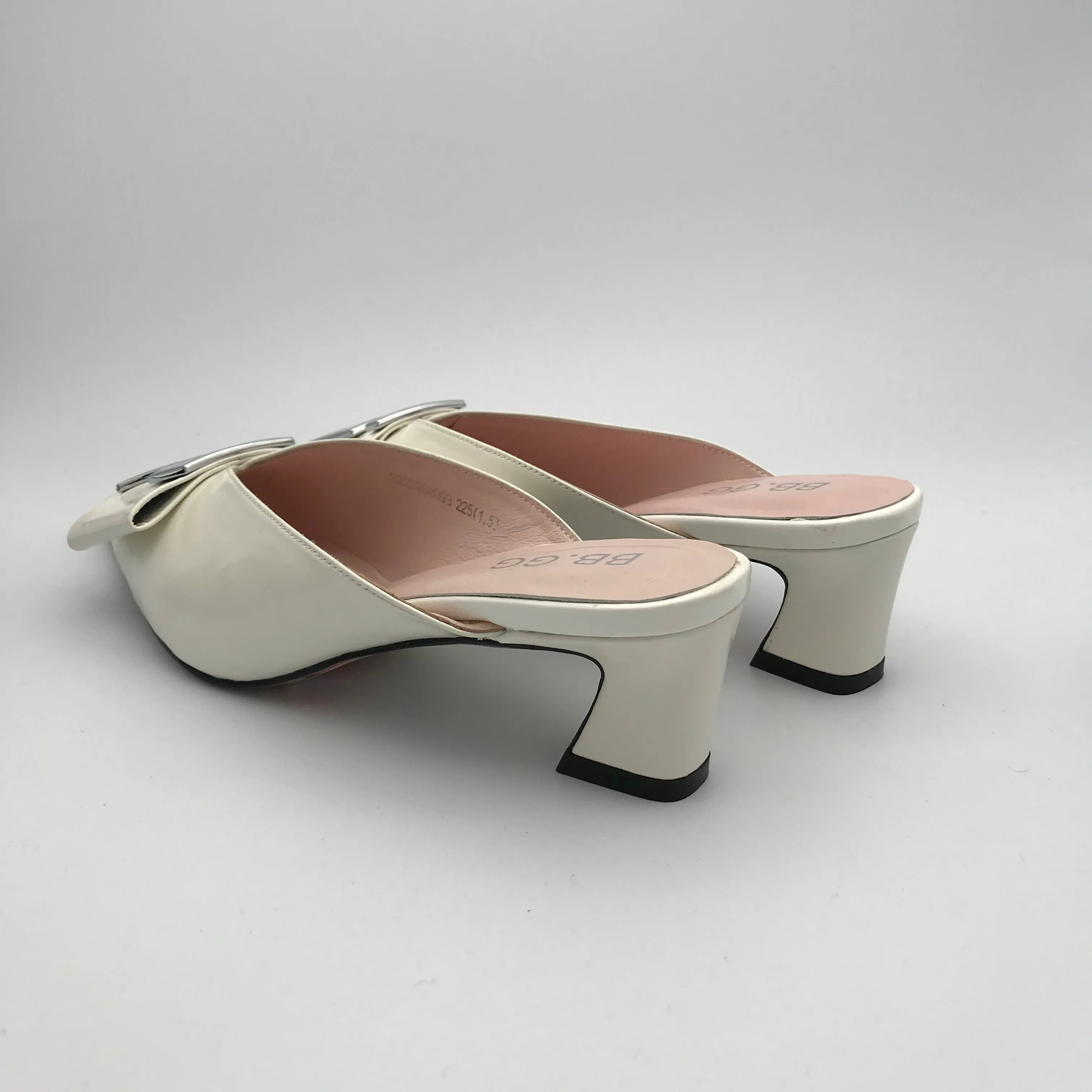 BB.GG pointy toe Trendy low heel slippers